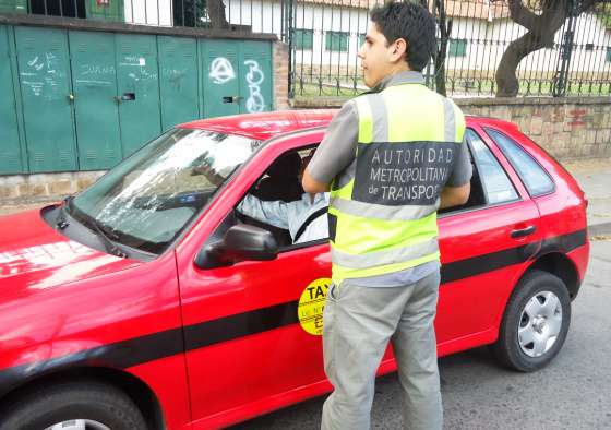 Más de 90 infracciones a remiseros  y taxistas por infringir normativas provinciales y municipales
