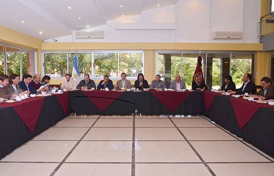 Ministros del Ejecutivo y cuatro intendentes analizaron en Güemes obras para el crecimiento y desarrollo del interior