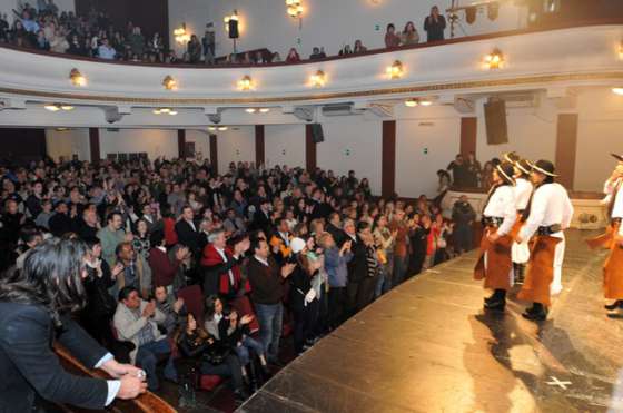El Ballet Folklórico de la Provincia fue ovacionado en Buenos Aires