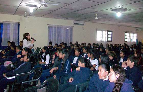 La Policía Comunitaria concientizó a alumnos de Orán sobre prevención de adicciones
