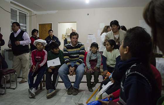 Jóvenes de barrio Palermo trabajan para mejorar su comunidad