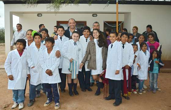 Dib Ashur visitó el anexo de la escuela N°4.846 de la comunidad originaria El Esquinero