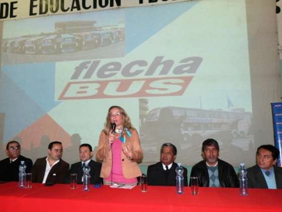 Alumnos de escuelas técnicas realizarán prácticas profesionalizantes en la empresa Flecha Bus