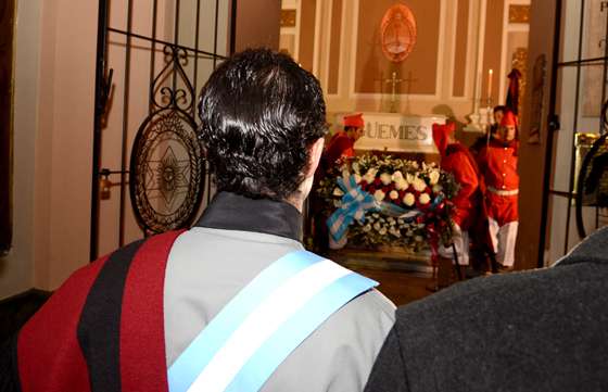 El gobernador Urtubey rindió tributo al general Martín Miguel de Güemes