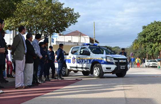 El Gobierno entregó un móvil policial en Las Lajitas