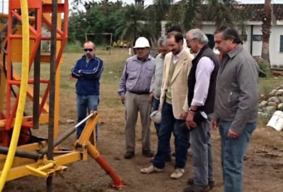 El Gobierno puso en funcionamiento una perforadora de pozos que mejorará la calidad productiva en el norte provincial