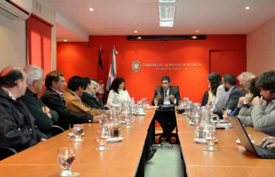 Provincia y Nación concretaron una jornada de asesoramiento a los sectores vitivinícola y hortícola