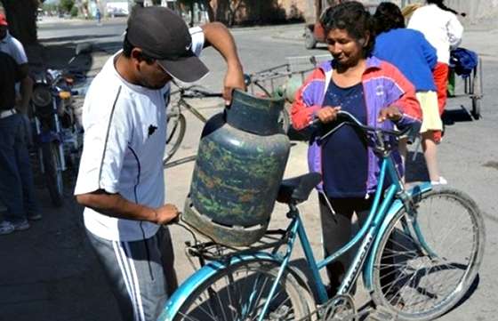Esta semana continuará la distribución de las garrafas sociales en barrios salteños