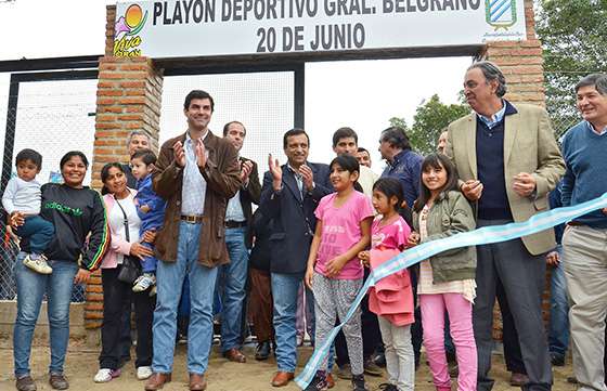 En Orán el Gobernador visitó obras y habilitó un espacio deportivo
