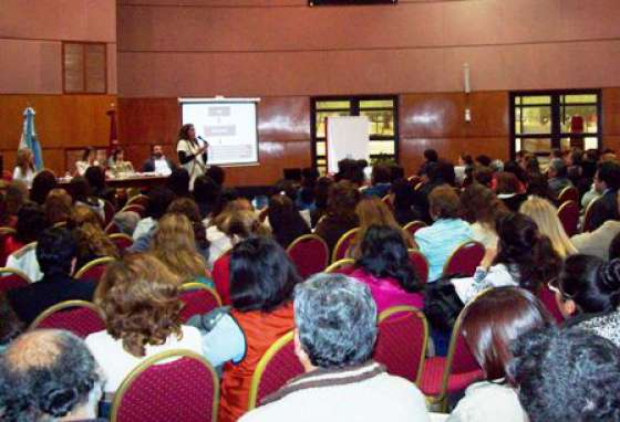 La secretaria de Salud Mental expuso sobre enfoques preventivos del suicidio en el ámbito educativo