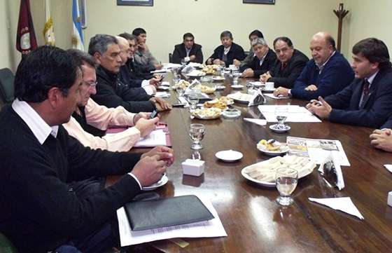 El interventor del IPV se reunió con senadores provinciales