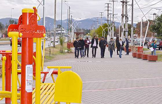 El ministro Parodi recorrió los nuevos paseos de las zonas sur y norte en la ciudad