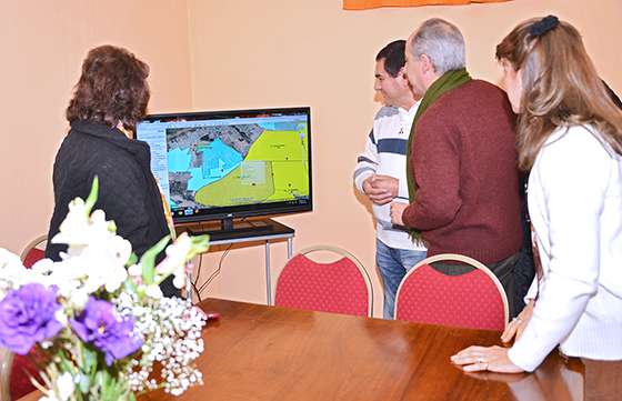 La Dirección de Primer Nivel cuenta con una moderna Sala de Situación