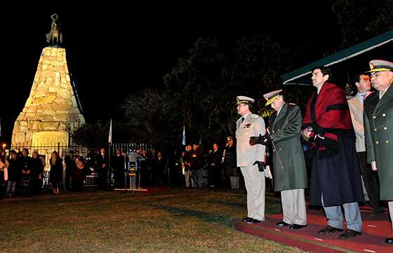 En Buenos Aires el Gobernador rindió homenaje al General Güemes