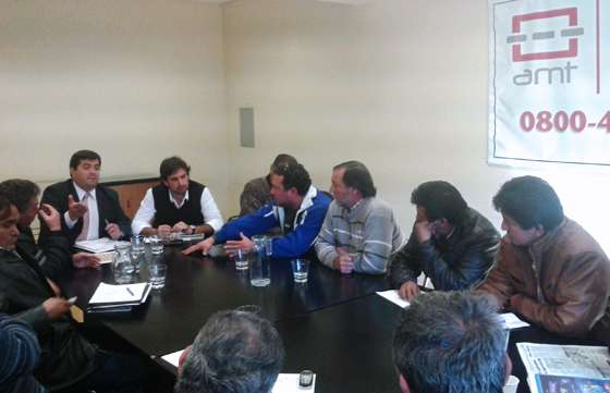 Taxistas podrán renovar vehículos con créditos otorgados por el Gobierno provincial