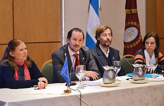 Comenzó el seminario de competitividad textil en Salta