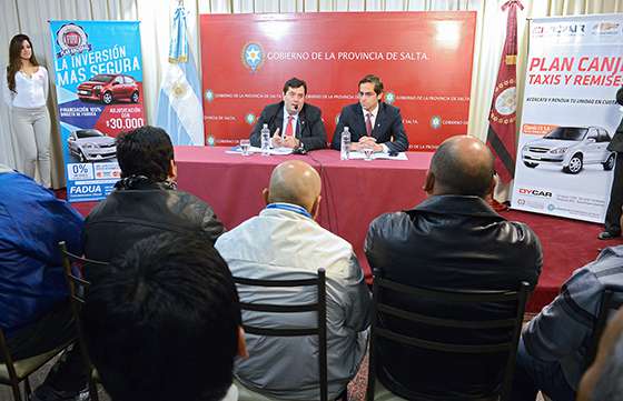 Créditos del Gobierno provincial para que taxistas y remiseros renueven sus vehículos