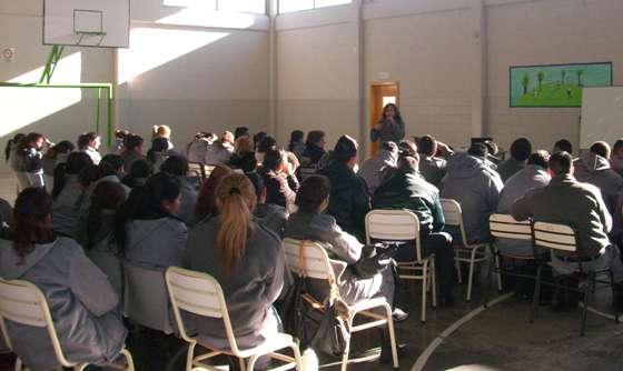 Se capacitó a agentes penitenciarios federales sobre trabajo saludable