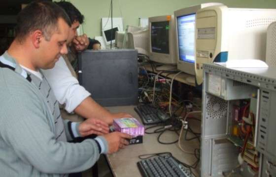 Trabajo capacitará a 6.000 personas en oficios vinculados a la producción y servicios