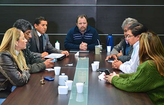 Funcionarios de la cartera educativa recibieron a la intergremial docente