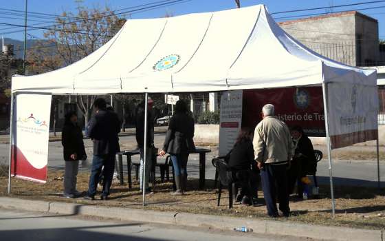 La campaña Trabajo con la Gente atiende en Villa Mónica