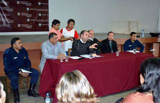 El ministro de Seguridad se reunió con vecinos de Embarcación