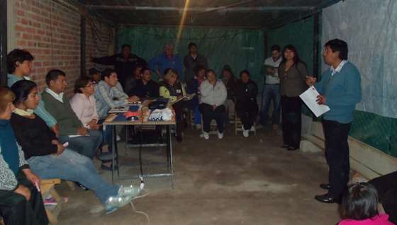 Vecinos de barrio Democracia se reunieron con funcionarios de Seguridad