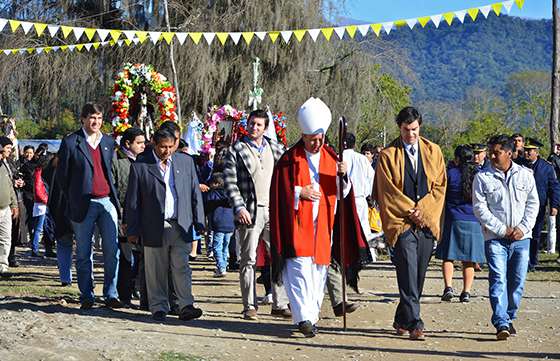 Urtubey acompañó al pueblo de Isla de Cañas en las fiestas patronales