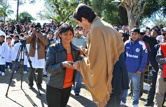 El Gobernador entregó mejoras habitacionales e instó a trabajar por la Salta que nos merecemos