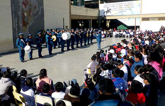 Alumnos de la escuela República Argentina disfrutaron del concierto didáctico de la banda de música del Servicio Penitenciario