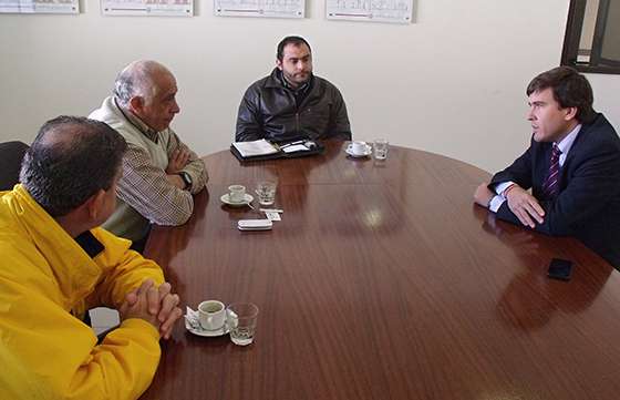 El titular del IPV se reunió con dirigentes tabacaleros