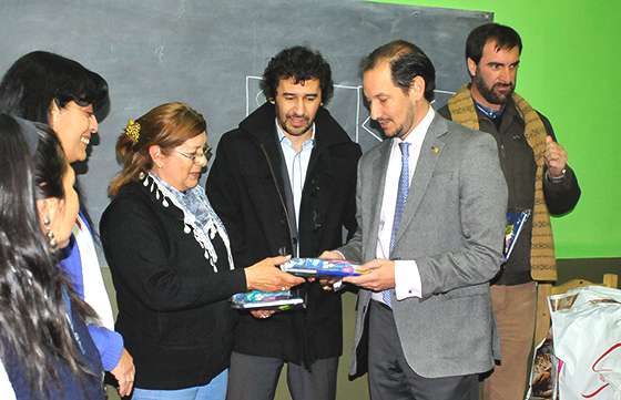 Niños con discapacidad recibieron kits escolares y alimentos para el taller de panadería