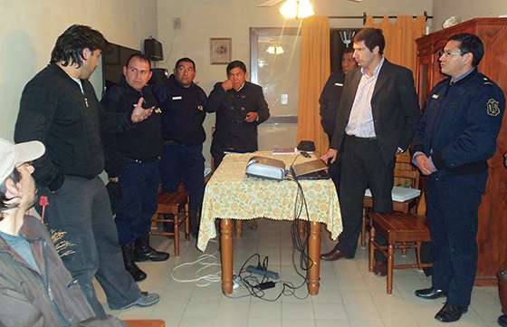 El secretario de Seguridad se reunió con vecinos del barrio Don Emilio
