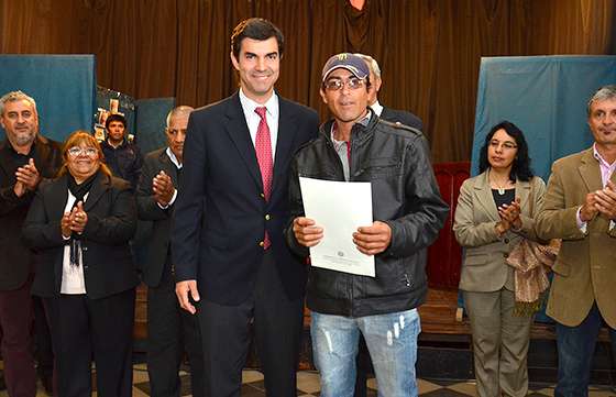 El Gobierno de la Provincia concretó la titularización de terrenos a más de 4000 familias del interior