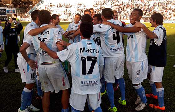 Gimnasia acertó en los penales y ganó el primer amistoso de invierno