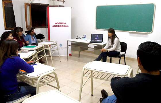 Capacitaron en materia de drogas a agentes preventores de Guachipas
