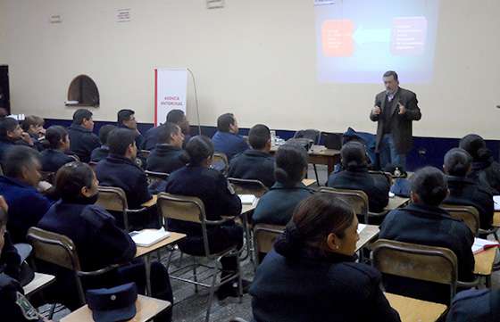 Se capacitó en materia de drogas a miembros de la Dirección de Prevención y Orientación Comunitaria de la Policía
