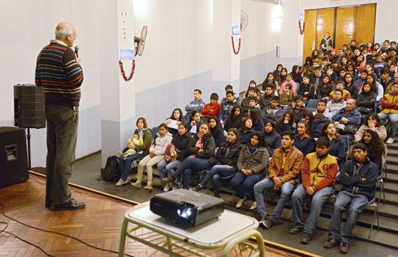 En una conferencia se brindó precisiones sobre el proyecto LLAMA