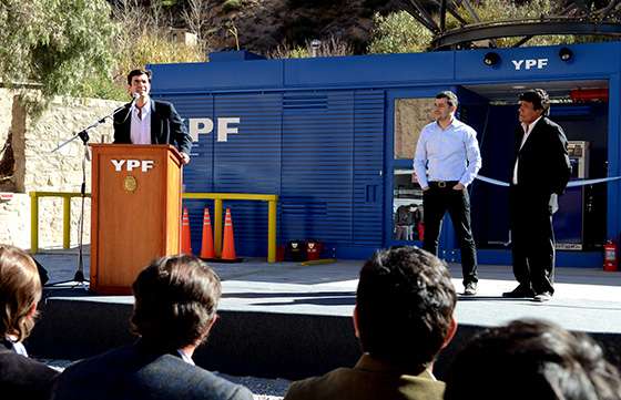 Urtubey y Galuccio inauguraron un módulo  de YPF en Iruya