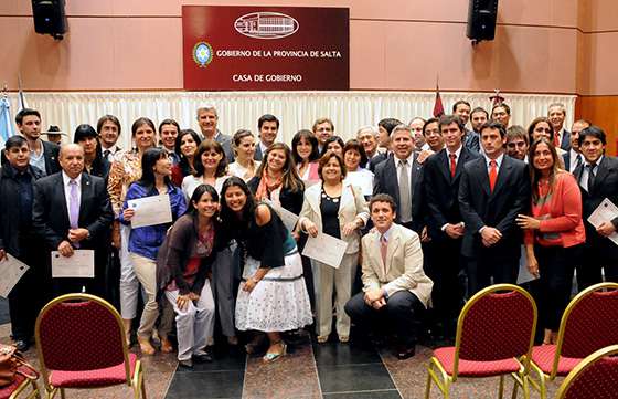 La EAP y la universidad Austral dictarán el Programa de Gobierno para el desarrollo de líderes de comunidades locales