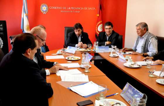 Sectores sindicales, empresariales y productivos se comprometieron a sostener los niveles de empleo