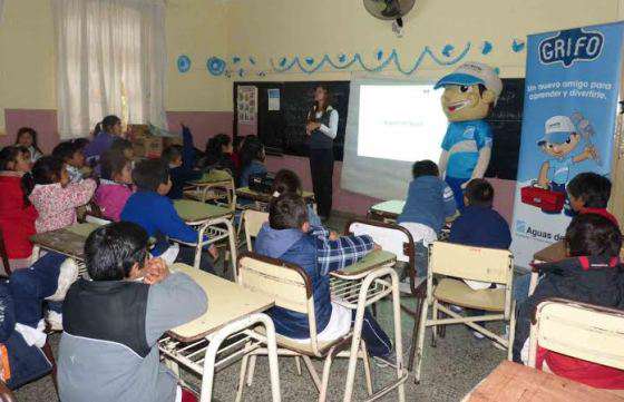 Aguas del Norte concientizó a niños de Metán sobre el cuidado del agua