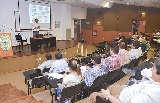 El ministro de Educación disertó sobre logros y proyectos de la Provincia en materia educativa
