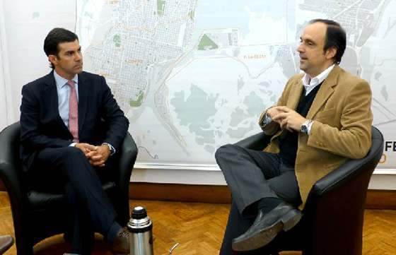 Interés de Santa Fe en la descentralización de recursos y en el voto electrónico implementado en Salta