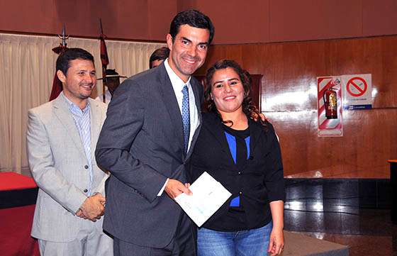 Con la entrega de microcréditos el Gobierno impulsa emprendimientos de jóvenes salteños