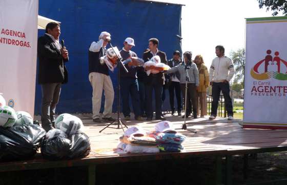 Más de 800 niños y adolescentes de El Carril caminaron por la concientización contra el uso de drogas
