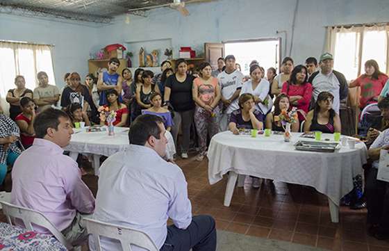 Vecinos interesados en reactivar su centro barrial