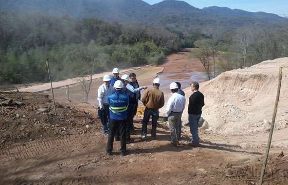 Supervisaron los trabajos de la nueva toma de aducción  para el embalse El Limón