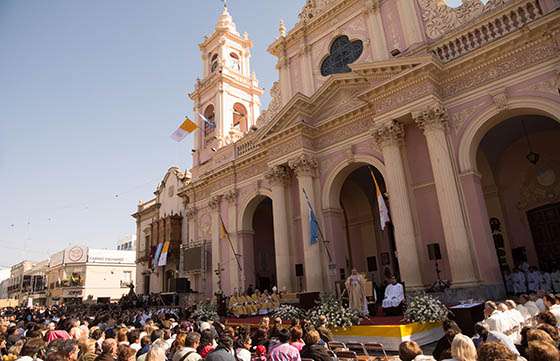 En la última misa estacional del Triduo del Milagro se convocó a fortalecer la cultura del encuentro