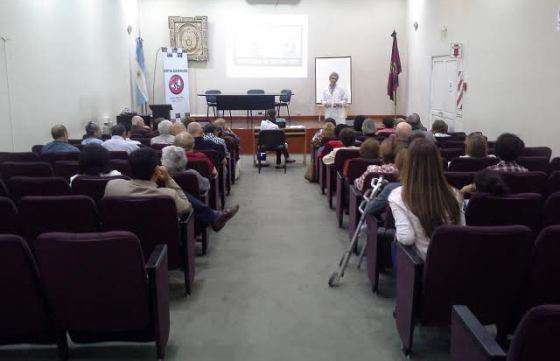 Familiares de personas con Alzheimer participaron de una charla sobre la enfermedad